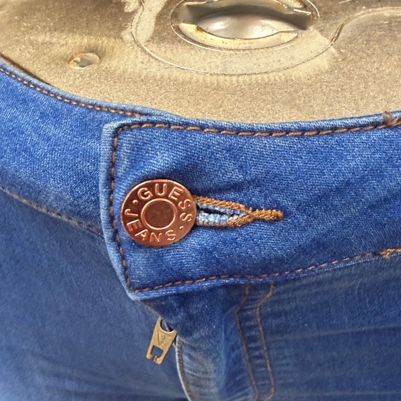 Guess High Rise Blue Jeans - Picture 2 of 3